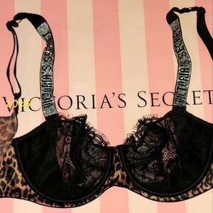 Victoria's Secret Very Sexy Push Up without Padding Bra size 36C NWT